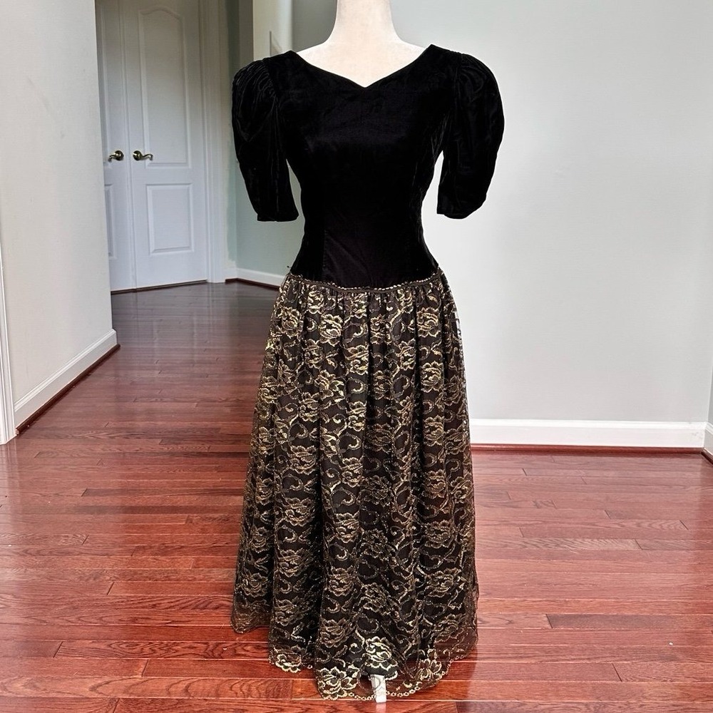 Expo Nite Black Velour Short Sleeve Gold Lace Maxi Skirt Gown Dress Size 8
